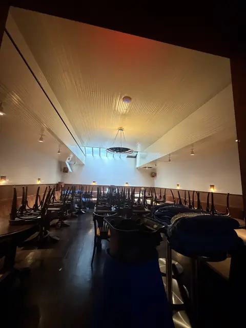 Iluminación del comedor de un restaurante