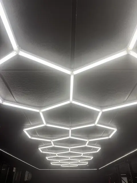 Retícula LED hexagonal, de cerca